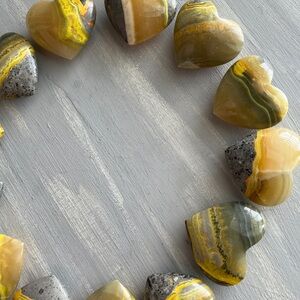 Bumblebee Jasper heart (1)